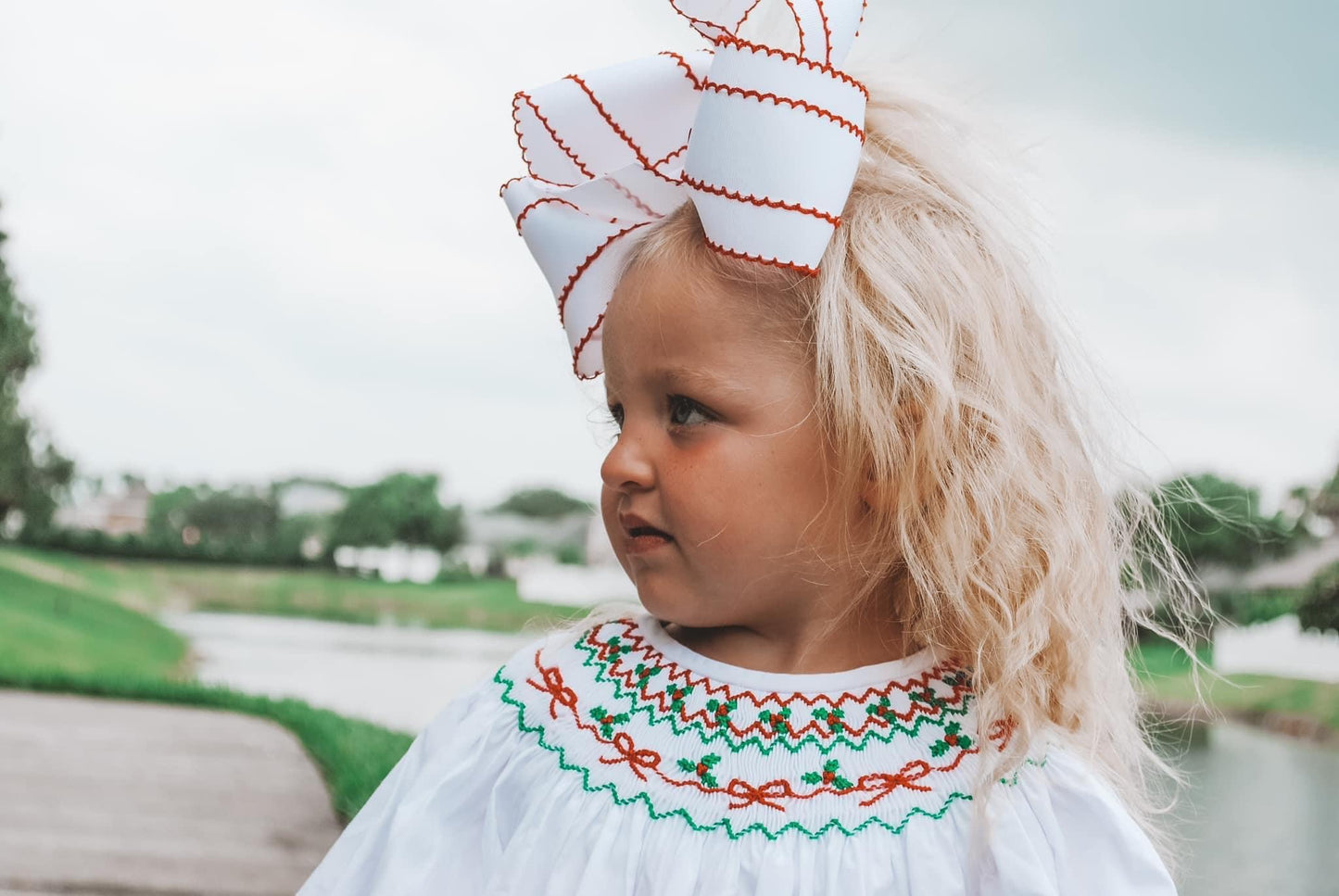 Smocked Christmas Bow Bubble
